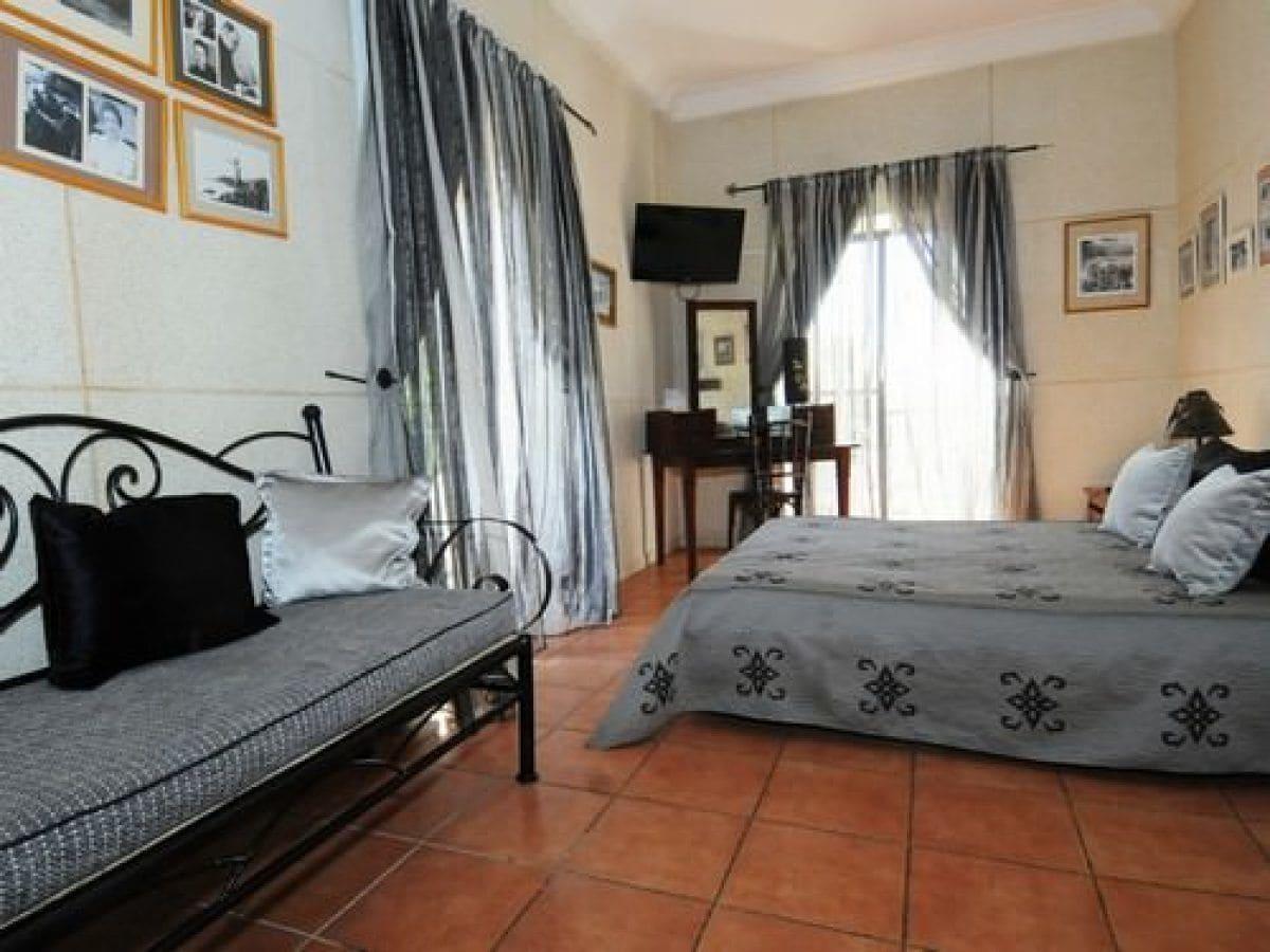 Hotel De La Poste แซ็ง-ลุย ภายนอก รูปภาพ