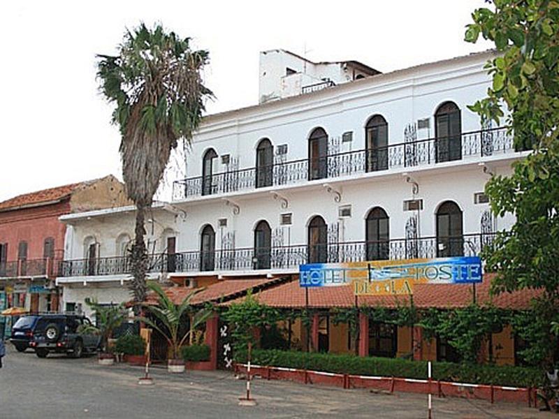 Hotel De La Poste แซ็ง-ลุย ภายนอก รูปภาพ