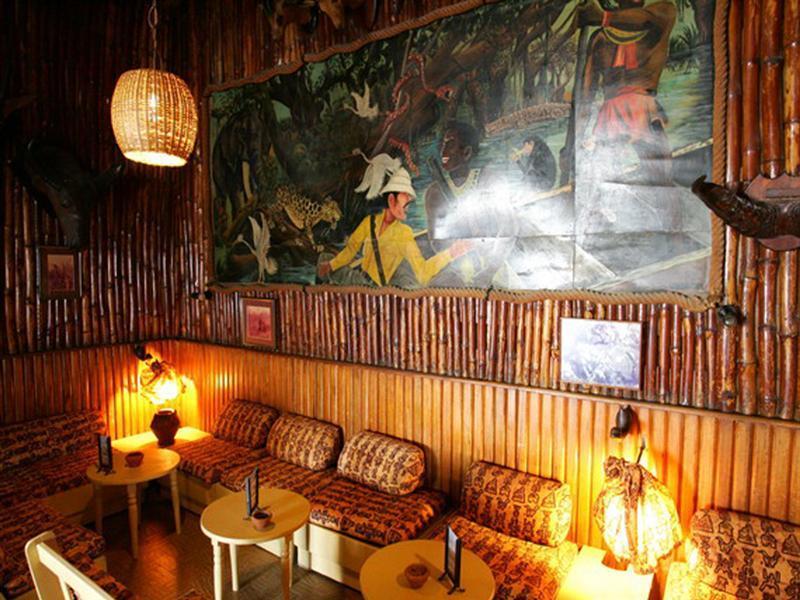 Hotel De La Poste แซ็ง-ลุย ภายนอก รูปภาพ
